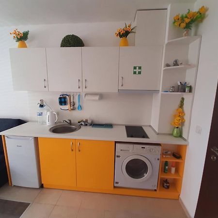 Apartment-Studio Daisy In Kiwi Gardens Complex Byala  Exterior photo