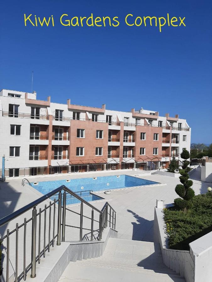 Apartment-Studio Daisy In Kiwi Gardens Complex Byala  Exterior photo