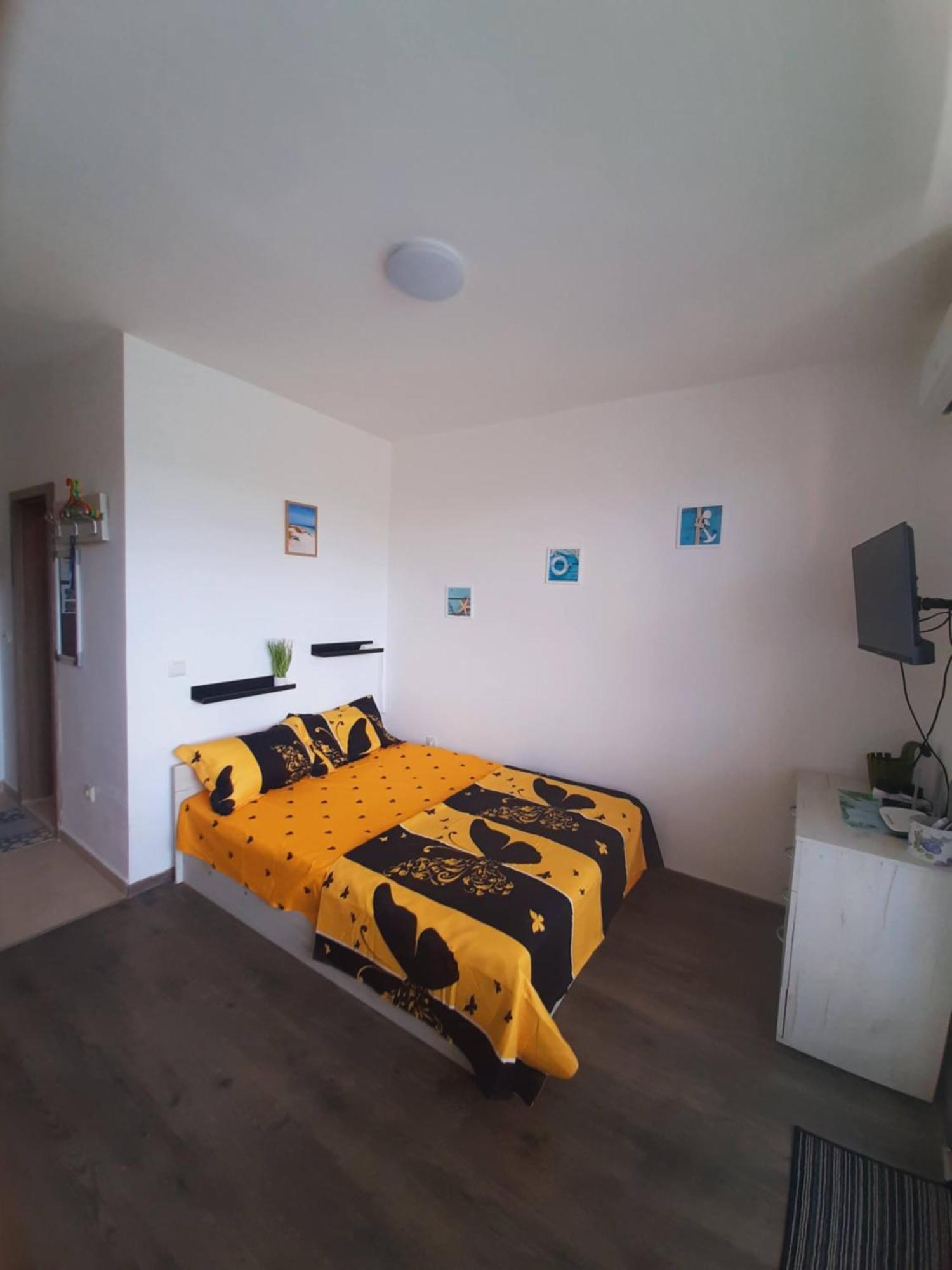 Apartment-Studio Daisy In Kiwi Gardens Complex Byala  Exterior photo