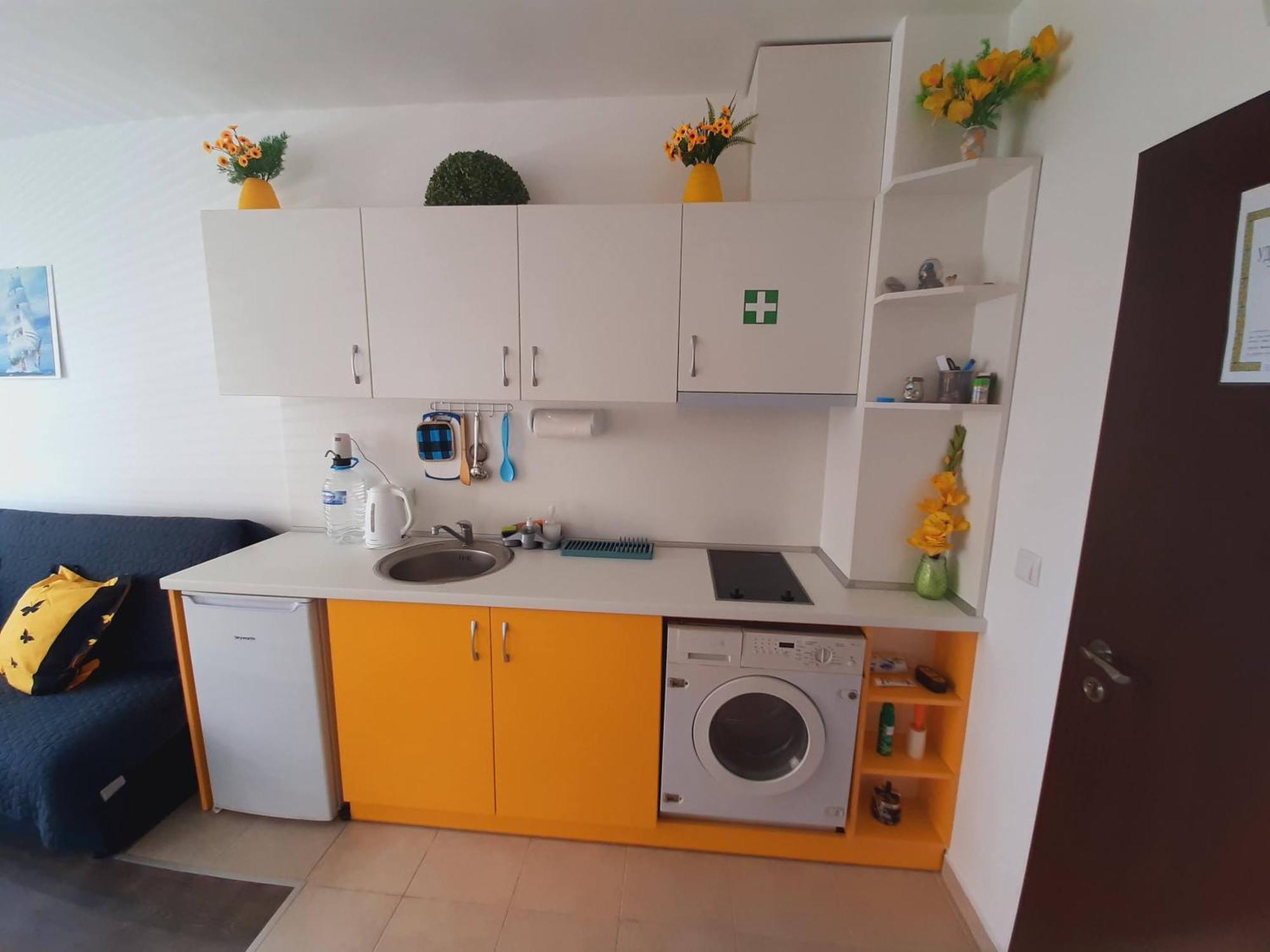 Apartment-Studio Daisy In Kiwi Gardens Complex Byala  Exterior photo
